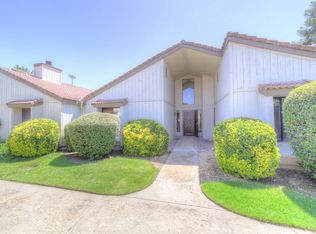 1966 Cougar Ln, Clovis, CA 93611