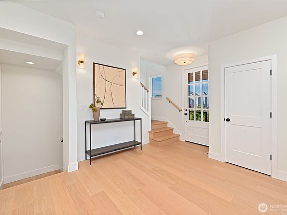 2nd image of 3111 W Mansell Street