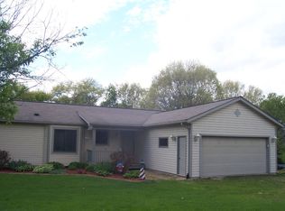 13A143 Powder Horne Ln, Apple River, IL 61001