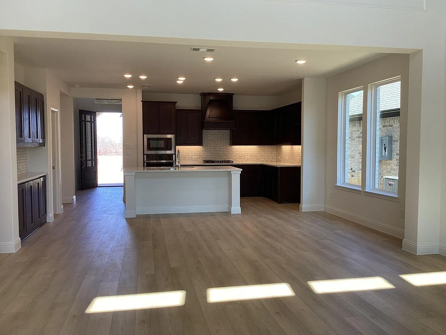 Spacious 4BR House in Celina — Photo 4