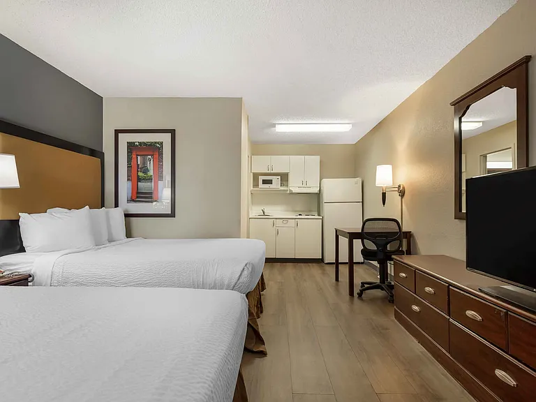 Studio Suite - 2 Full Beds