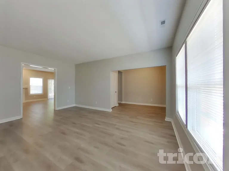 2990 Parkview Dr — Photo 4