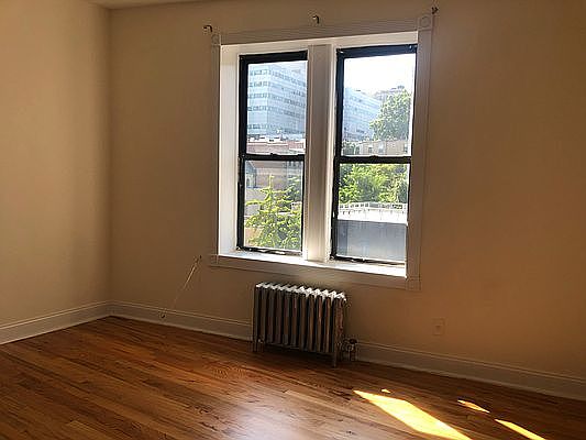 3rd image of 602 Saint Nicholas Ave #4