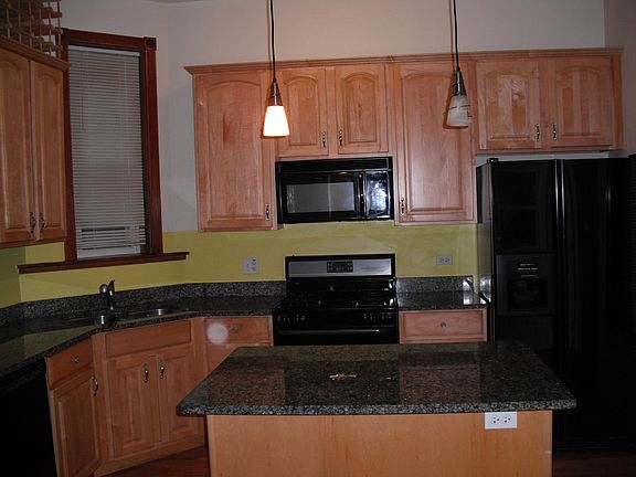 2nd image of 3845 N Kenmore Ave #1A