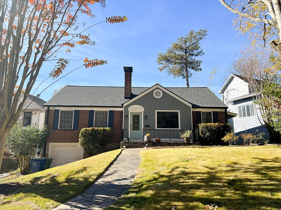 567 Pelham Rd NE
