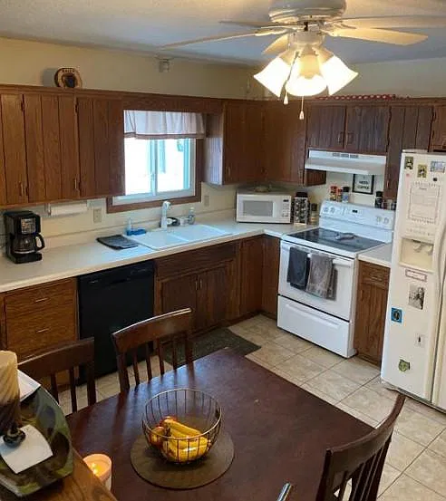 3 bed, 1250 sqft, $1,600 — Photo 4