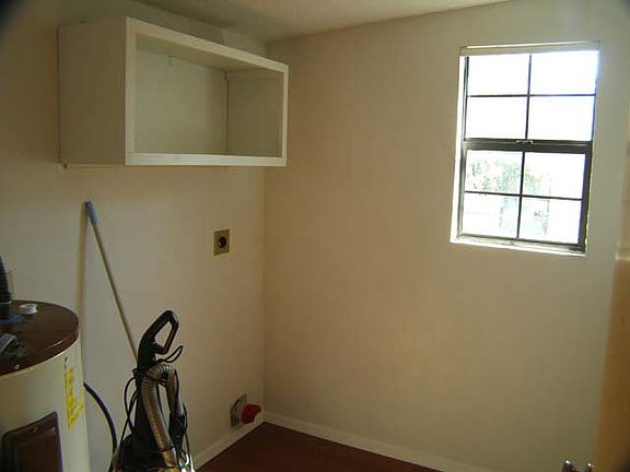 5th image of 402 W Colorado Ave