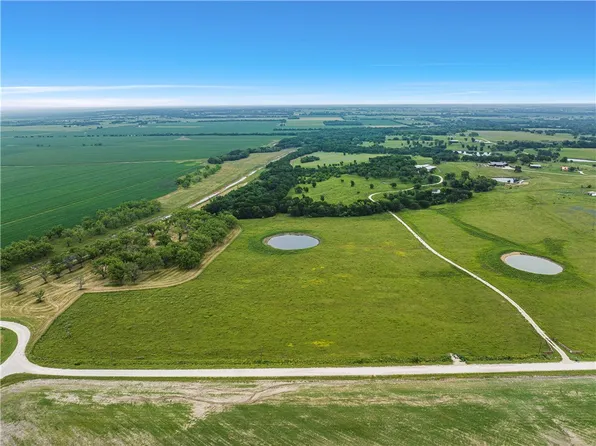 412 County Road 459, Lott, TX 76656