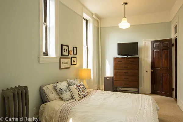 Sold by Garfield Realty  | media 27