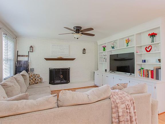 4th image of 5343 Mapleton St