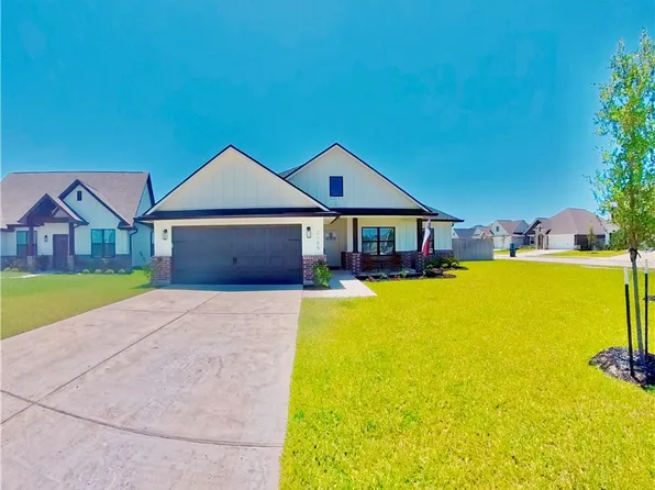 2105 Aleppo Ct, Bryan, TX 77807