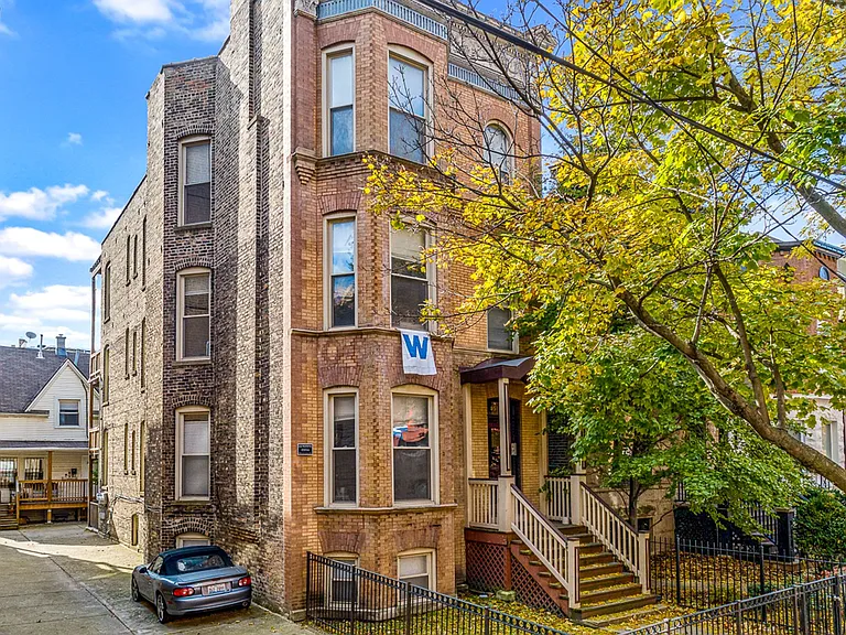 849 W Wellington Ave — Photo 2