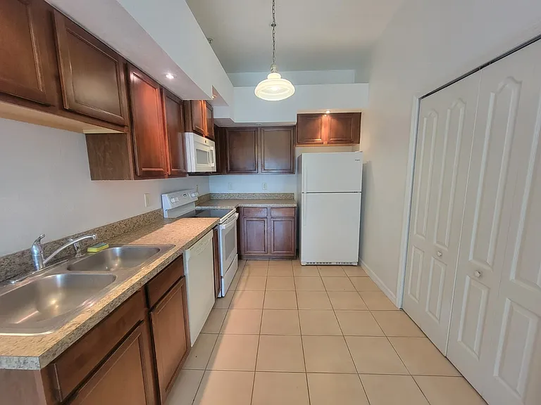 1432 Broken Oak Dr #31A — Photo 5
