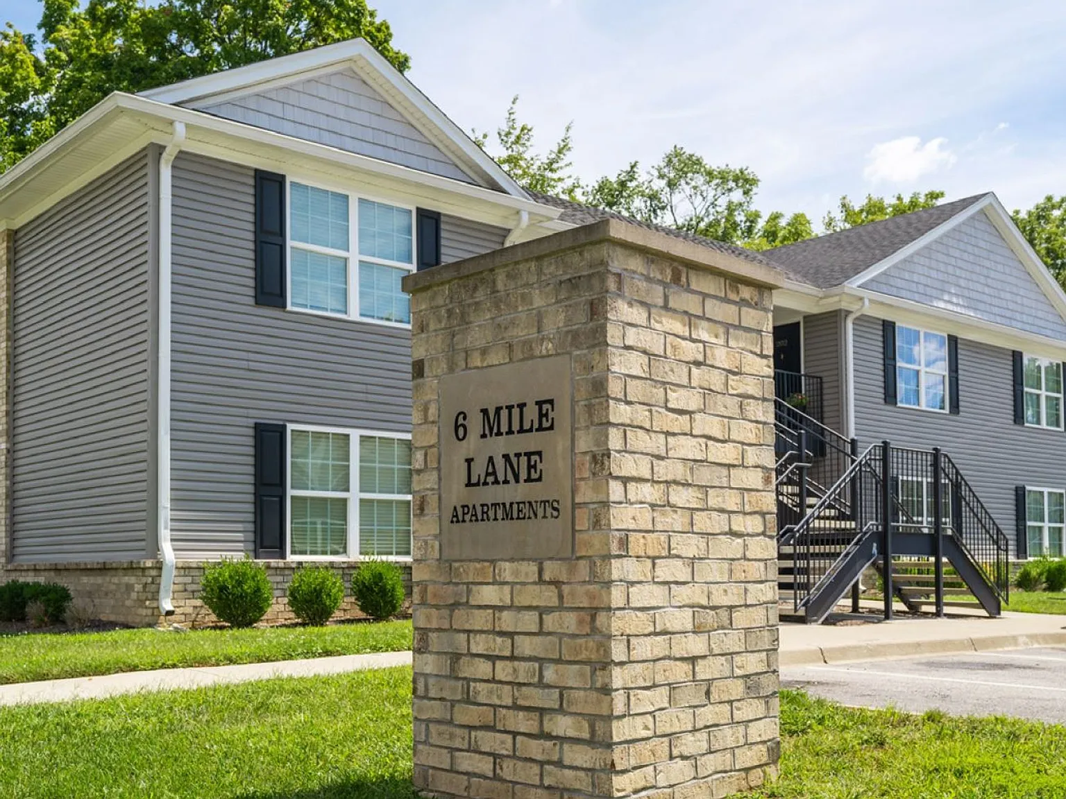Six Mile Lane Apartments — Photo 1