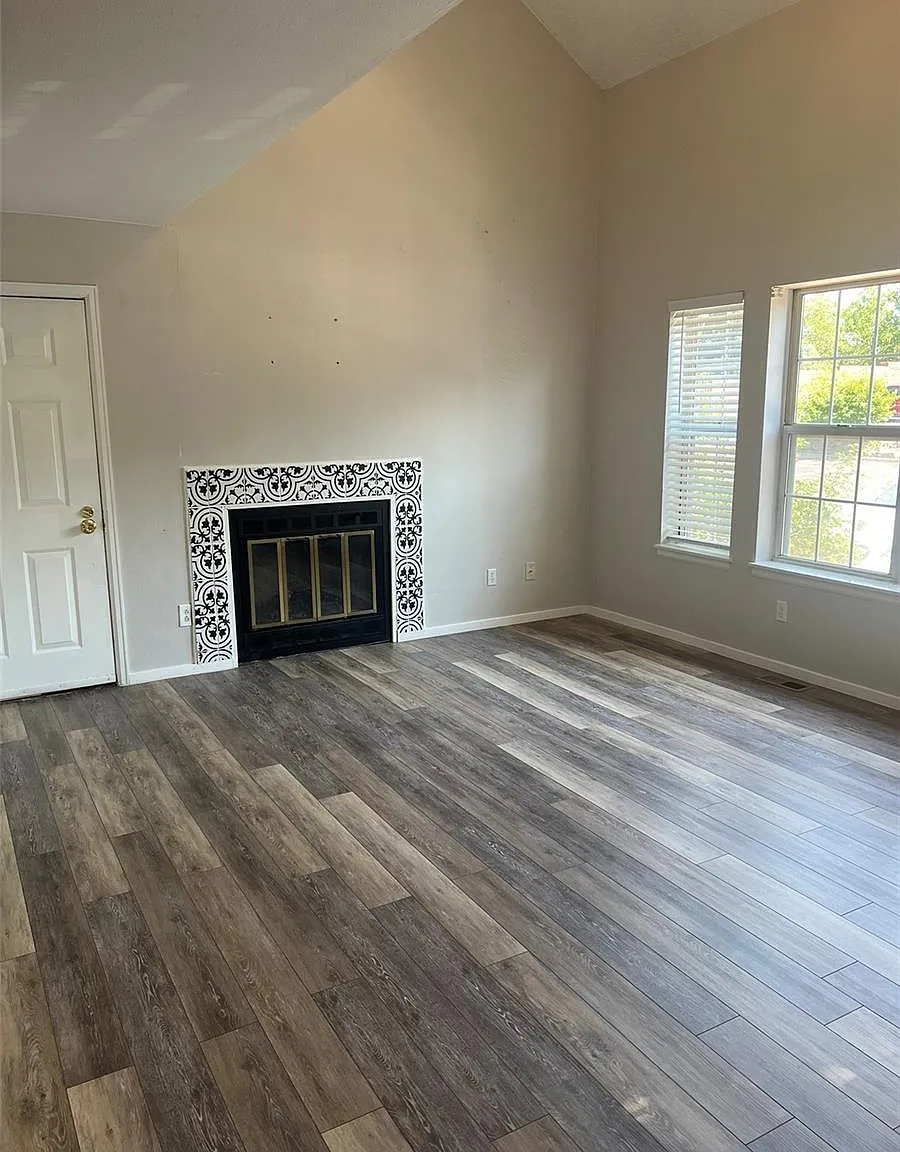 2 bed, 1.0 bath, 996 sqft, $1,795 — Photo 4