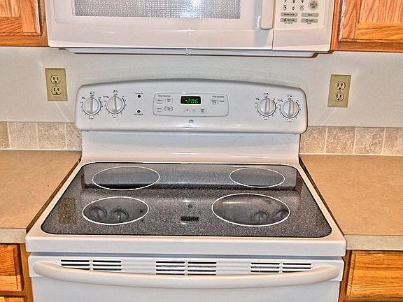 4th image of 2020 Woodland Creek St NE