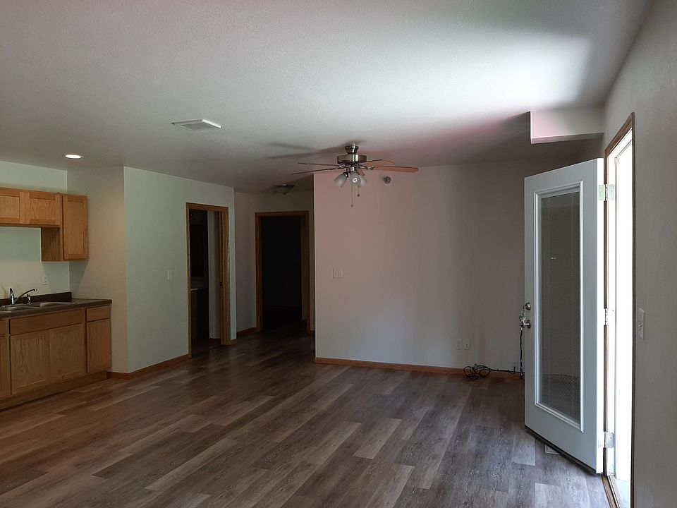2nd image of 1753 Saddle Dr
