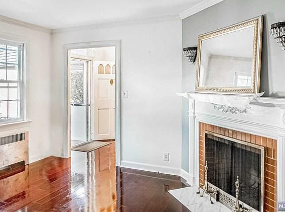 5th image of 37 Wallace St #39