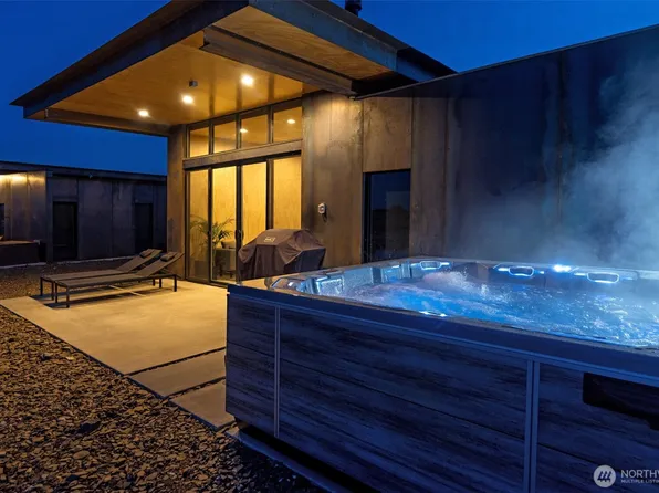 23592 Gorge View Loop NW, Quincy, WA 98848