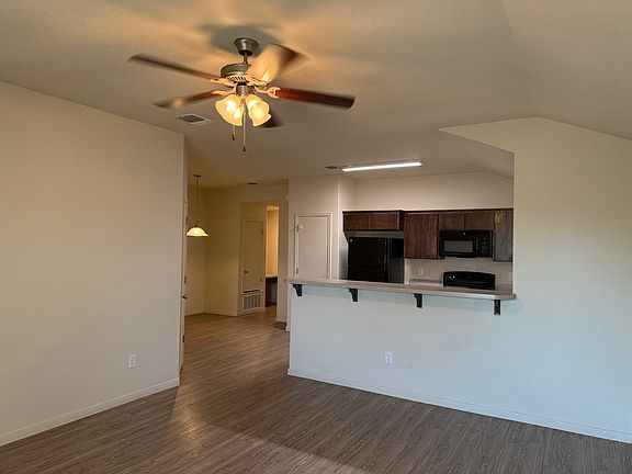 5th image of 5709 Rustler Dr #B