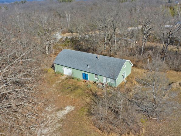 9990 Campfire Dr, Pacific, MO 63069