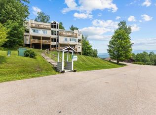 199 Mountainside Dr #D101, Stowe, VT 05672