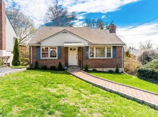 100 Lefferts Rd, Yonkers, NY 10705