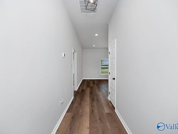 4th image of 118 Parvin Way Dr