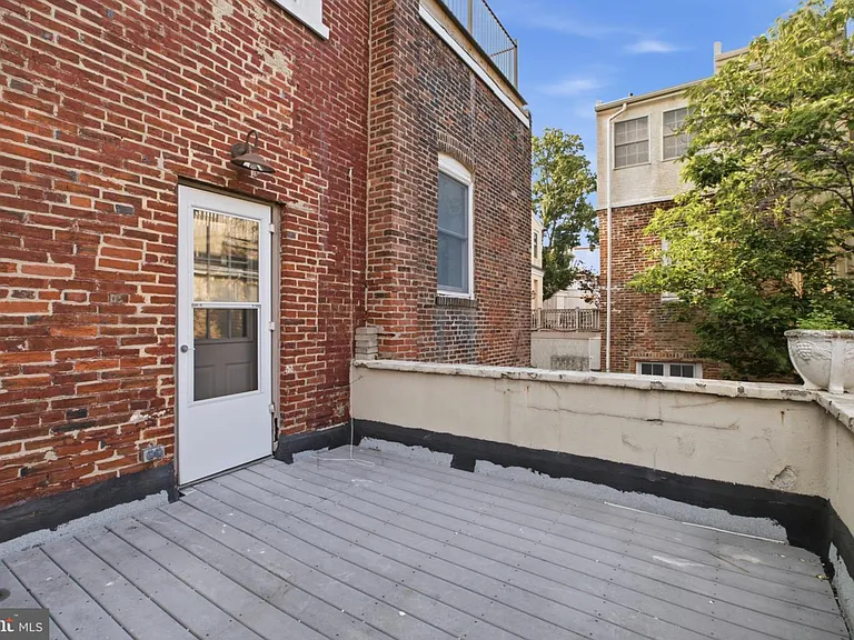 747-00 S 2nd St #2R — Photo 13
