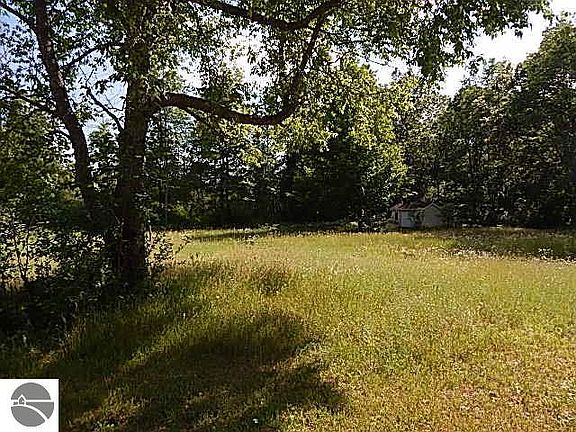 3rd image of 9495 River Bend Dr