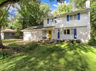 6912 Hickory Dr NE, Fridley, MN 55432