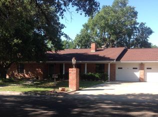 1215 Huck St, Cuero, TX 77954