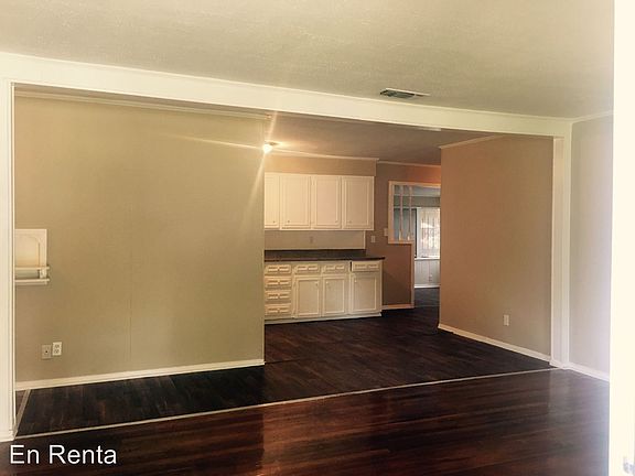 2nd image of 1414 Lackland St