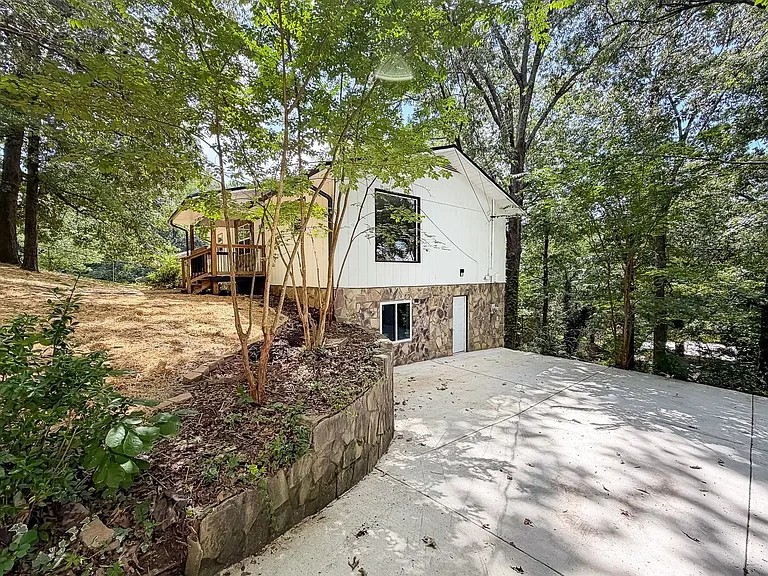 405 Dempsey Ln — Photo 26