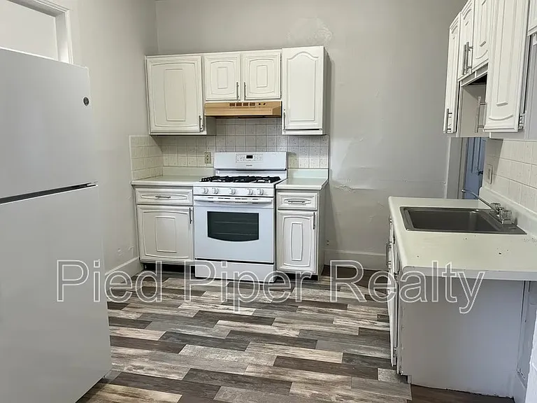 404 E Prospect Ter — Photo 5