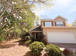 818 Greenewood Dr, Auburn, AL 36832