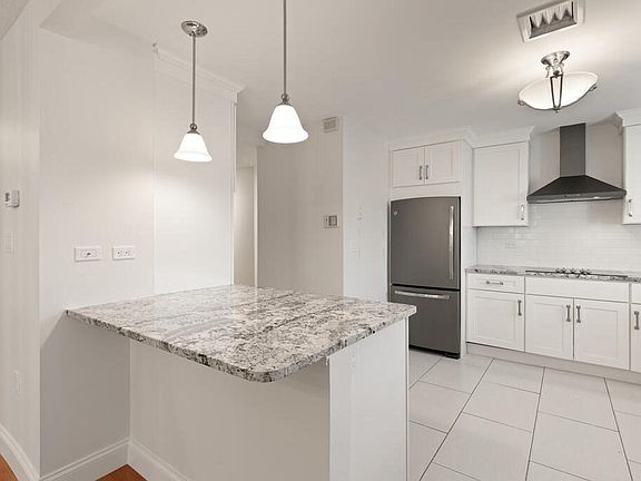3rd image of 70 Weatherly Dr Unit 301