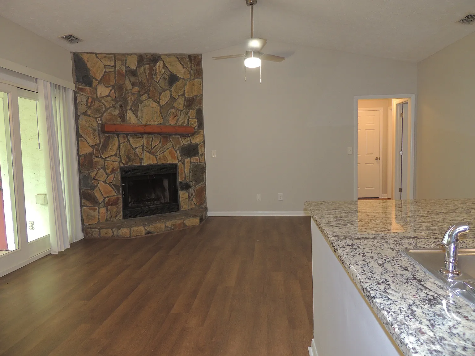 1006 Wood Creek Dr — Photo 1