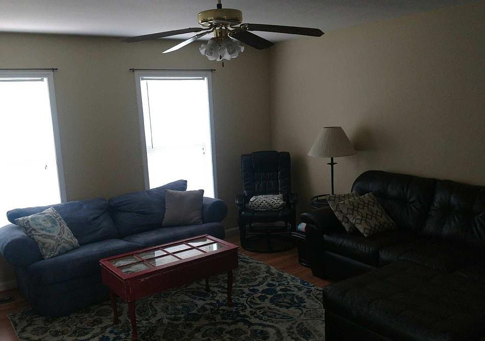 2nd image of 1919 Birch Cir