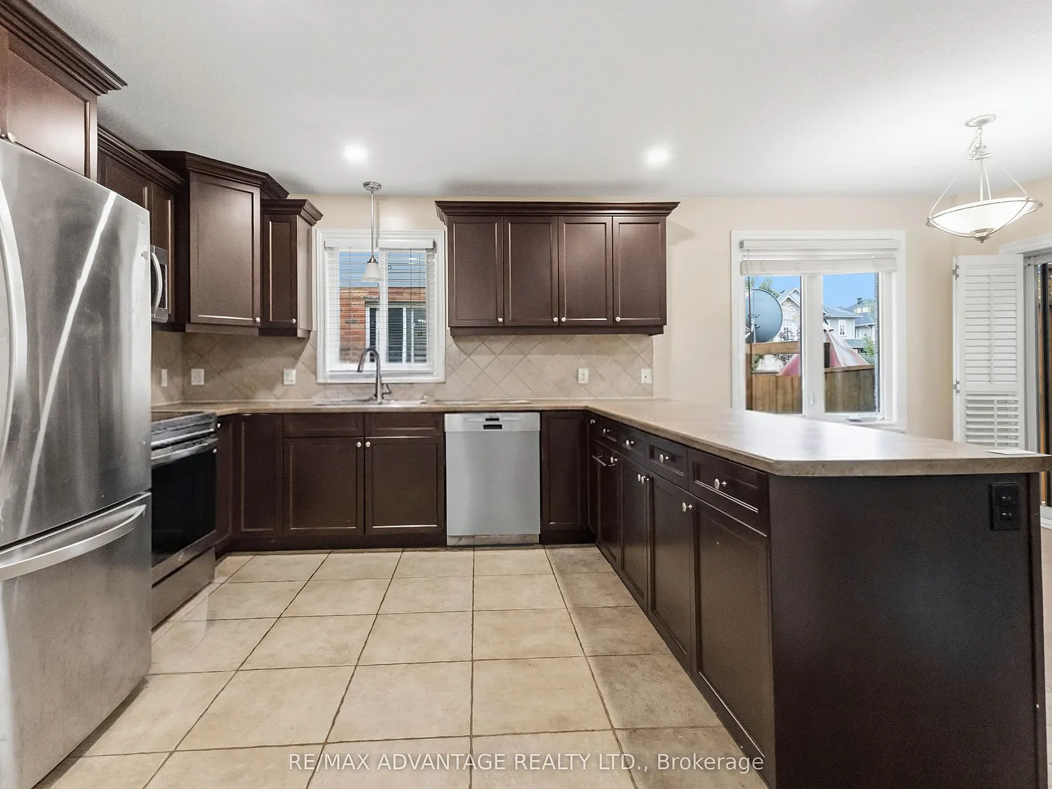 5 bed, $3,900 — Photo 4