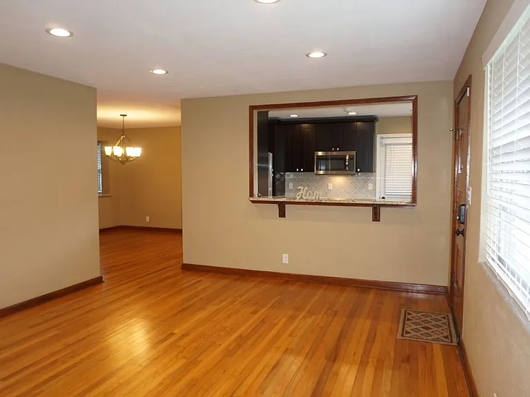 3925 Miruelo Cir N — Photo 4