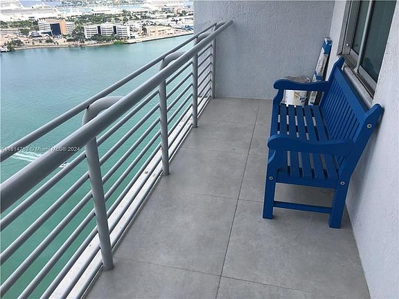 3rd image of 335 Biscayne Blvd #3910