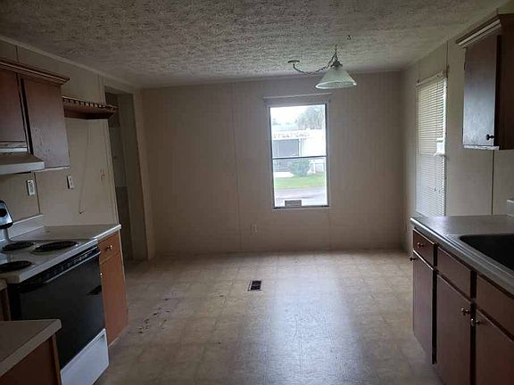 4th image of 17 Pepper Dr