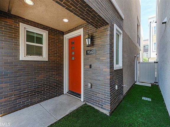 3rd image of 9560 Hammock Pl