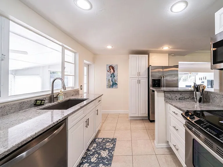 4464 E Riverside Dr — Photo 15