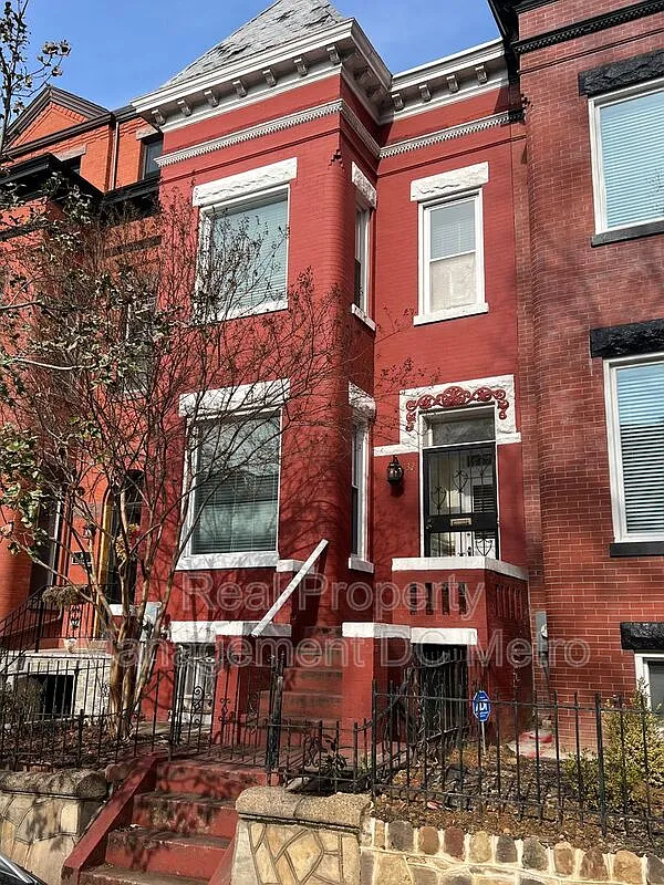 3 bed, 3.5 bath, 1908 sqft, $3,900 — Photo 1