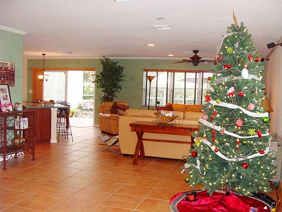 ENTRANCE TO LIVING AREA