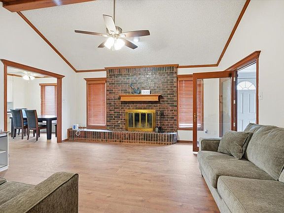 3rd image of 5520 94th St
