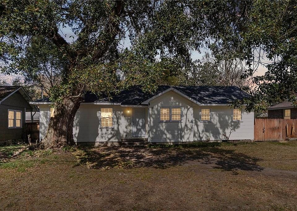 1st image of 2658 Emogene St