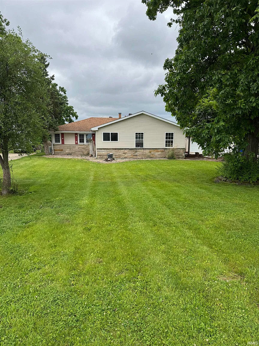 924 E Center Rd photo 1